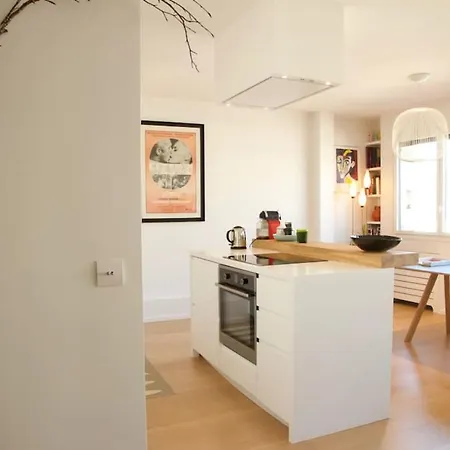 Splendid bright spacious&design apt