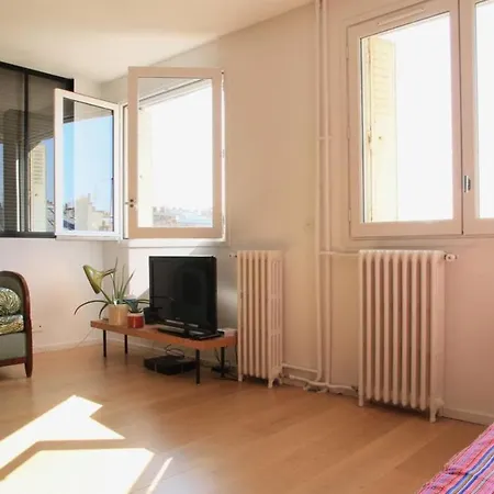 Splendid bright spacious&design apt *